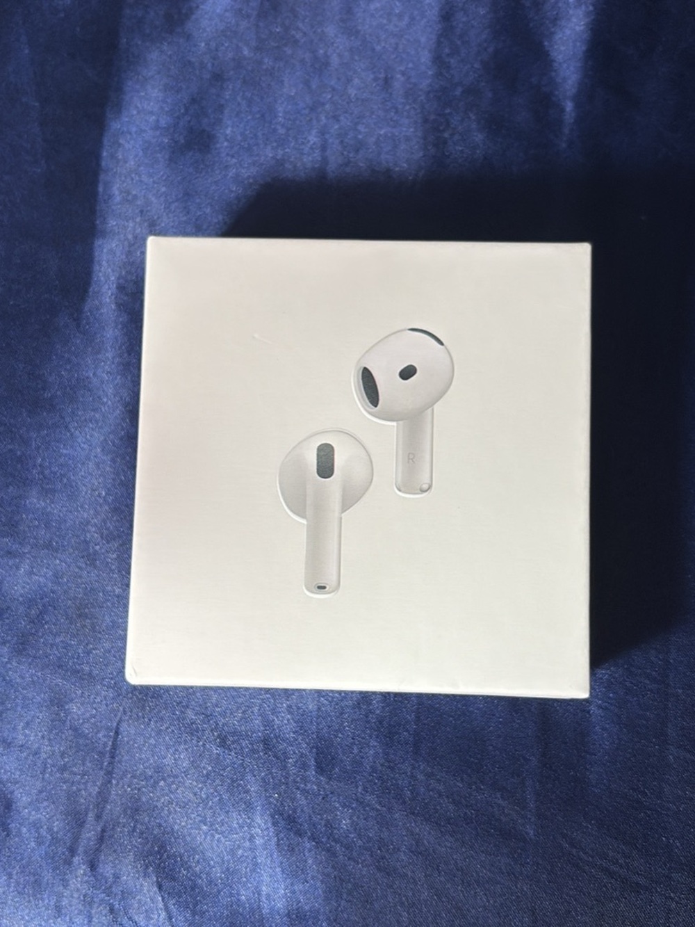 Apple AirPods (White) Wireless Earbuds with Charging Case